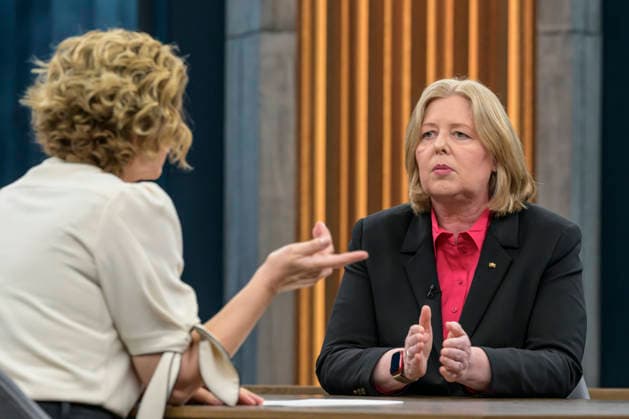im Bild v.l.: Caren Miosga, Bärbel Bas (SPD), Parteivorsitzende, Bundesministerin für Arbeit und Soziales GER, Berlin, Studio, zu Gast bei - Caren Miosga, Polittalk, TV, Format, Aufzeichnung, Live, Das Erste, aus Adlershof - am Studio 20, Thema: Ist die SPD bereit für große Reformen, Frau Bas?, 07.06.2026, *** in the picture from l Caren Miosga, Bärbel Bas SPD , Party Chairwoman, Federal Minister of Labor and Social Affairs GER, Berlin, Studio, guest of Caren Miosga, Polittalk, TV, format, recording, Live, Das Erste, from Adlershof at Studio 20, topic Is the SPD ready for major reforms, Ms. Bas , 07 06 2026, Copyright: HMBxMedia UwexKoch