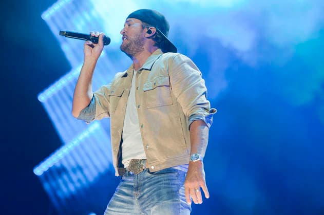 June 7, 2026 - Nashville, Tennessee; USA - Musician LUKE BRYAN performs live at the Nissan Stadium as part of the 2026 CMA Music Festival that took place in downtown Nashville. Copyright 2026 . Nashville USA  - ZUMAm78_ 20260608_zaf_m78_032 Copyright: xJasonxMoorex