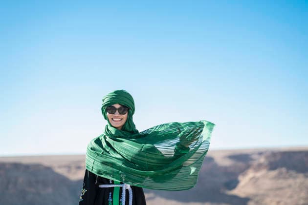 beautiful woman with turban in the Moroccan desert Merzouga, Drâa-Tafilalet, Morocco CR_THHE260606B-2019307-01 ,model released, Symbolfoto