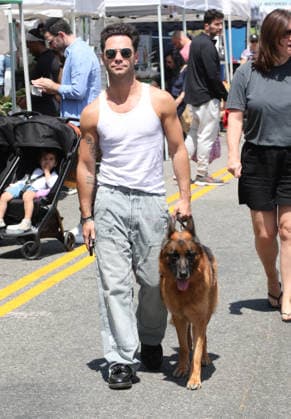 Sasha Farber enjoys a Sunday stroll around Studio City Farmers Market Featuring: Sasha Farber Where: Los Angeles, California, United States When: 07 Jun 2026 Credit: H2Y INSTARimages EDITORIAL USE ONLY. NOT FOR USE BY NEWSPAPERS BASED IN THE UK. Copyright: xx instar55756614
