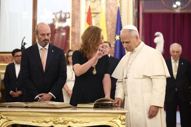 Pope Leo XIV visits Congress I D The President of the Senate, Pedro Rollán the President of Congress, Francina Armengol, and Pope Leo XIV, during a visit of the Pontiff to the Congress of Deputies, on June 8, 2026, in Madrid Spain Pope Leo XIV is the first Pope to deliver a speech as head of the Vatican State to deputies and senators, as part of his official trip to Spain 08 JUNE 2026 Madrid Madrid Madrid Spain  Copyright: xEduardoxParrax 7579992