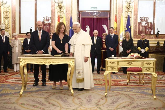 Pope Leo XIV visits Congress I D The President of the Senate, Pedro Rollán the President of Congress, Francina Armengol, and Pope Leo XIV, during a visit of the Pontiff to the Congress of Deputies, on June 8, 2026, in Madrid Spain Pope Leo XIV is the first Pope to deliver a speech as head of the Vatican State to deputies and senators, as part of his official trip to Spain 08 JUNE 2026 Madrid Madrid Madrid Spain  Copyright: xEduardoxParrax 7579993