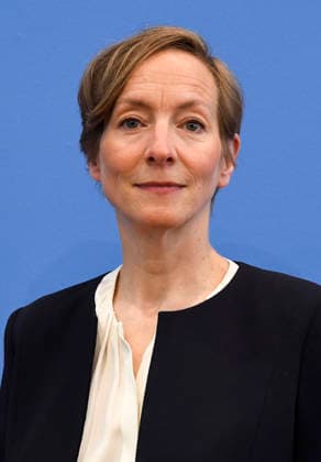 ABB BPK- Prof. Dr. Ursula Schroeder, Institut für Friedensforschung und Sicherheitspolitik an der Universität Hamburg (IFSH) Thema Bericht Vorstellung Friedensgutachten 2026 Die neuen Warlords. Gewaltdynamiken einhegen auf der BPK Bundespressekonferenz am 08.06.2026 in Berlin Berlin Deutschland *** ABB BPK Prof Dr Ursula Schroeder, Institute for Peace Research and Security Policy at the University of Hamburg IFSH Topic Report Presentation Peace Report 2026 Curbing the New Warlords Violence Dynamics at the BPK Federal Press Conference on 08 06 2026 in Berlin Berlin Germany
