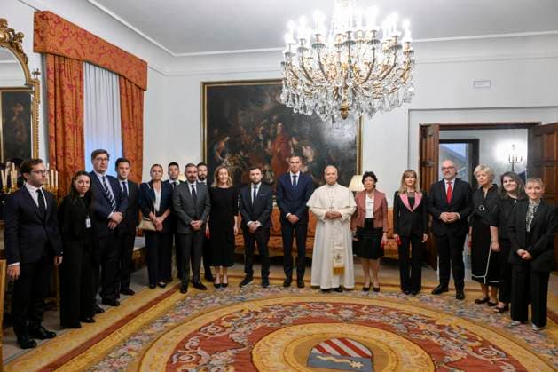 SPAIN - POPE LEO XIV DURING A PRIVATE MEETING WITH THE PRESIDENT OF THE SPAIN GOVERNMENT, PEDRO SANCHEZ PEREZ- CASTEJON IN MADRID - 2026 6 8 Spain, Vatican, 2026 6 8 Pope Leo XIV during a private meeting with the President of the Spanish Government, Pedro Sánchez Pérez-Castejón, in Madrid EDITORIAL USE ONLY - NO BOOKS Copyright: xVATICANxMEDIA CPPx