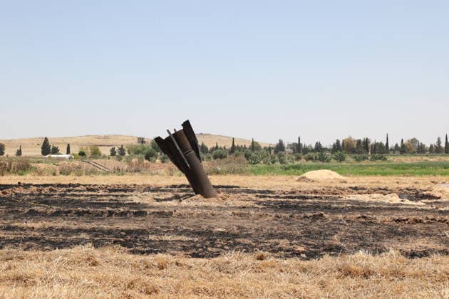 Israeli interception of Iranian missile damages farmers crops in rural Damascus NECHA, SYRIA - JUNE 08: A fragment of an Iranian ballistic missile is seen embedded in an agricultural field in the Necha area of rural Damascus, Syria on June 08, 2026. The debris fell onto farmland after the missile was intercepted by Israeli Forces, sparking a fire that damaged crops and scorched agricultural land. Izz Aldien Alqasem Anadolu Necha Syria. Editorial use only. Please get in touch for any other usage.  Copyright: x2026xAnadoluxIzzxAldienxAlqasemx