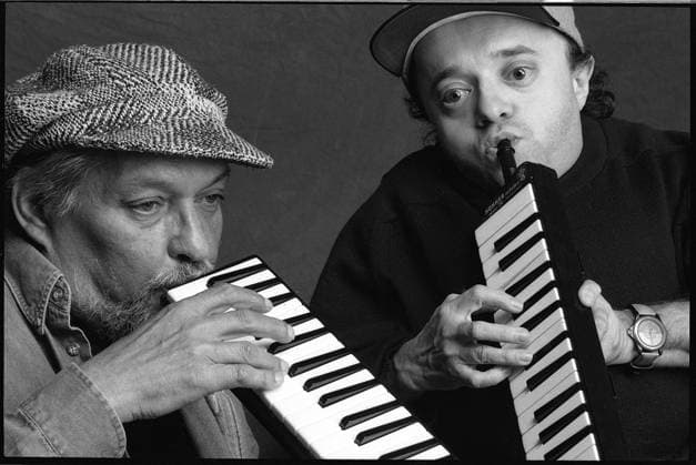Portrait de Michel Petrucciani et Eddy Louiss - Octobre 1994 pour la couverture des albums Conference de presse 1 et 2 (Dreyfus Jazz, 1994 et 1995). Jean Ber opale.photo RECORD DATE NOT STATED *** Portrait of Michel Petrucciani and Eddy Louiss October 1994 for the cover of the albums Press Conference 1 and 2 Dreyfus Jazz, 1994 and 1995 Jean Ber opale photo RECORD DATE NOT STATED  Copyright: x JeanxBer opale.photox