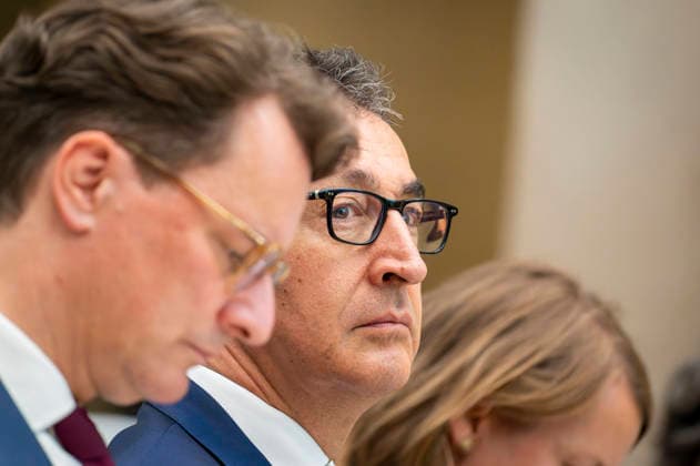 Hendrik Wüst + Cem Özdemir beim BMDS EUR, Deutschland, Berlin, 08.06.2026: Veranstaltung des BMDS zu 1 Jahr Staatsmodernisierung mit Wirkung in der Berlin-Brandenburgischen Akademie der Wissenschaften. Zu Gast: Hendrik Wüst, Ministerpräsident des Landes Nordrhein-Westfalen, und Cem Özdemir, Ministerpräsident des Landes Baden-Württemberg. *** Hendrik Wüst Cem Özdemir at the BMDS EUR, Germany, Berlin, 08 06 2026 BMDS event on 1 year of state modernization with impact at the Berlin Brandenburg Academy of Sciences Guest Hendrik Wüst, Minister President of North Rhine-Westphalia, and Cem Özdemir, Minister President of Baden Württemberg