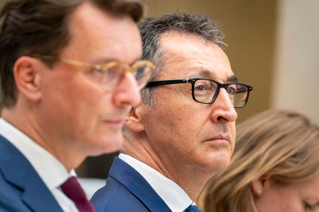 Hendrik Wüst + Cem Özdemir beim BMDS EUR, Deutschland, Berlin, 08.06.2026: Veranstaltung des BMDS zu 1 Jahr Staatsmodernisierung mit Wirkung in der Berlin-Brandenburgischen Akademie der Wissenschaften. Zu Gast: Hendrik Wüst, Ministerpräsident des Landes Nordrhein-Westfalen, und Cem Özdemir, Ministerpräsident des Landes Baden-Württemberg. *** Hendrik Wüst Cem Özdemir at the BMDS EUR, Germany, Berlin, 08 06 2026 BMDS event on 1 year of state modernization with impact at the Berlin Brandenburg Academy of Sciences Guest Hendrik Wüst, Minister President of North Rhine-Westphalia, and Cem Özdemir, Minister President of Baden Württemberg