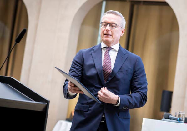 Karsten Wildberger beim BMDS EUR, Deutschland, Berlin, 08.06.2026: Keynote von Karsten Wildberger (CDU), Bundesminister für Digitalisierung und Staatsmodernisierung auf einer Veranstaltung des BMDS zu 1 Jahr Staatsmodernisierung mit Wirkung in der Berlin-Brandenburgischen Akademie der Wissenschaften. Zu Gast: Hendrik Wüst, Ministerpräsident des Landes Nordrhein-Westfalen, und Cem Özdemir, Ministerpräsident des Landes Baden-Württemberg. *** Karsten Wildberger at BMDS EUR, Germany, Berlin, 08 06 2026 Keynote speech by Karsten Wildberger CDU , Federal Minister for Digitization and State Modernization at a BMDS event on 1 year of state modernization with impact at the Berlin Brandenburg Academy of Sciences Guest Hendrik Wüst, Minis
