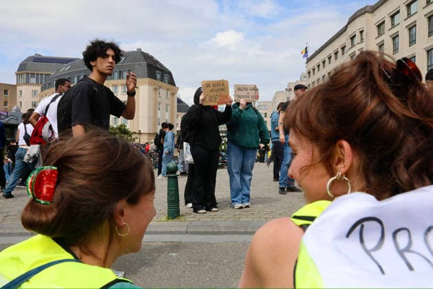 Ahead of a large rally organised by several organisations to protest against education reforms and police brutality, around 200 to 300 young people, including students and teachers, demonstrated outside the central station in the Belgian capital - 08 06 2026 - Belgium Brussels Brussels -  NicolasxLandemardx xLexPictorium LePictorium_0335675