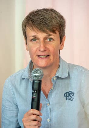 Muenchen, CSD Pressekonferenz, Miriam Vath, Referentin fuer LGBTIQ*, Muenchenstift, neues Geneationen Cafe *** Munich, CSD press conference, Miriam Vath, speaker for LGBTIQ, Muenchenstift, new Geneationen Cafe