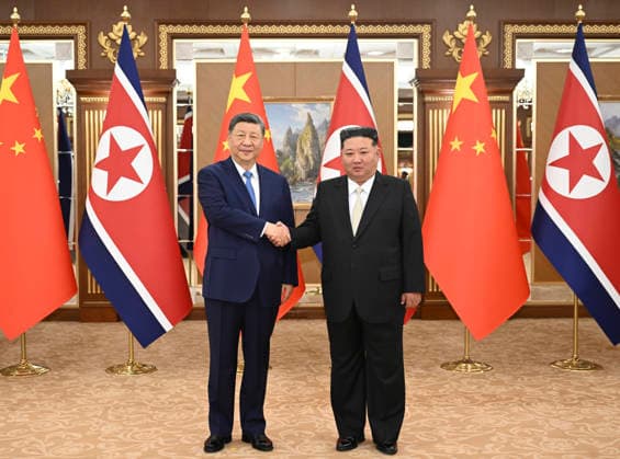 (260608) -- PYONGYANG, June 8, 2026 -- Xi Jinping, general secretary of the Communist Party of China Central Committee and Chinese president, holds talks with Kim Jong Un, general secretary of the Workers Party of Korea and president of the State Affairs of the Democratic People s Republic of Korea (DPRK), at the Kumsusan State Guesthouse in Pyongyang, the DPRK, June 8, 2026. ) DPRK-PYONGYANG-CHINA-XI JINPING-KIM JONG UN-TALKS XiexHuanchi 