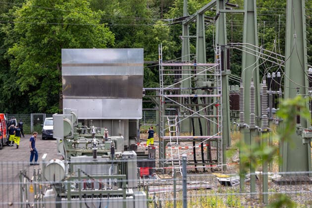 Reutlingen Themenbilder: Umspannwerk Brand in Reutlingen-Betzingen, 08.06.2026 Themenbilder: Umspannwerk Brand in Reutlingen-Betzingen, 08.06.2026, Reparaturarbeiten an der Umspannwerk *** Reutlingen Themed pictures Substation fire in Reutlingen Betzingen, 08 06 2026 Themed pictures Substation fire in Reutlingen Betzingen, 08 06 2026, Repair work on the substation Copyright: xEibner-Pressefoto DimitrixDrofitx EP_ddh