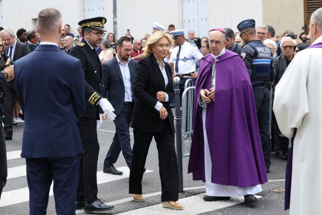 Andre Santini Funeral - Issy-les-Moulineaux Valérie Pecresse during funeral ceremony of Mayor of Issy-les-Moulineaux Andre Santini at the Saint-Etienne church in Issy-les-Moulineaux near Paris, France on June 8, 2026. Andre Santini died on June 1, 2026, aged 85. Photo by Nasser Berzane ABACAPRESS.COM Issy-les-Moulineaux France  Copyright: xBerzanexNasser ABACAx