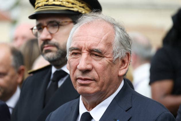 Andre Santini Funeral - Issy-les-Moulineaux Francois Bayrou during funeral ceremony of Mayor of Issy-les-Moulineaux Andre Santini at the Saint-Etienne church in Issy-les-Moulineaux near Paris, France on June 8, 2026. Andre Santini died on June 1, 2026, aged 85. Photo by Nasser Berzane ABACAPRESS.COM Issy-les-Moulineaux France  Copyright: xBerzanexNasser ABACAx