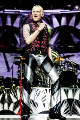 David Lee Roth live at a concert of the Don t Love Me, Rent Me Tour at The Paramount Huntington, 07 06 2026 Foto:xT.xKingx xFuturexImagex roth_6603