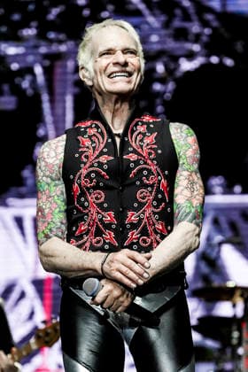 David Lee Roth live at a concert of the Don t Love Me, Rent Me Tour at The Paramount Huntington, 07 06 2026 Foto:xT.xKingx xFuturexImagex roth_6605