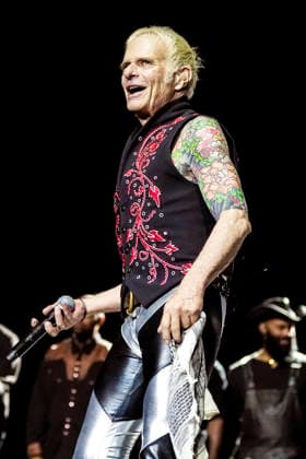 David Lee Roth live at a concert of the Don t Love Me, Rent Me Tour at The Paramount Huntington, 07 06 2026 Foto:xT.xKingx xFuturexImagex roth_6608