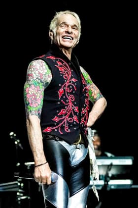 David Lee Roth live at a concert of the Don t Love Me, Rent Me Tour at The Paramount Huntington, 07 06 2026 Foto:xT.xKingx xFuturexImagex roth_6613