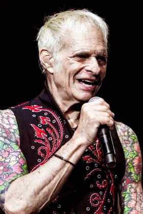 David Lee Roth live at a concert of the Don t Love Me, Rent Me Tour at The Paramount Huntington, 07 06 2026 Foto:xT.xKingx xFuturexImagex roth_6614