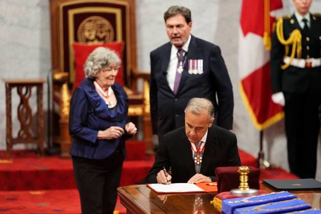 June 8, 2026, Ottawa, On, Canada: Governor General Louise Arbour and Prime Minister Mark Carney sign papers making her Canada s 31st Governor General in Ottawa on Monday, June 8, 2026. Ottawa Canada  - ZUMAc35_ 20260608_zaf_c35_039 Copyright: xSeanxKilpatrickx