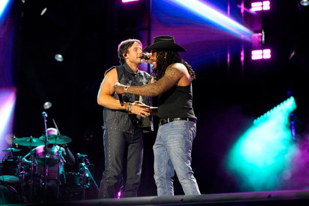 NASHVILLE, TENNESSEE - JUNE 07: Fetty Wap & Russell Dickerson perform onstage at Nissan Stadium during CMA Fest 2026 day three on June 07, 2026 in Nashville, Tennessee. . Credit: USA - ZUMAa123 20260608_zaa_a123_025 Copyright: xAdMediax
