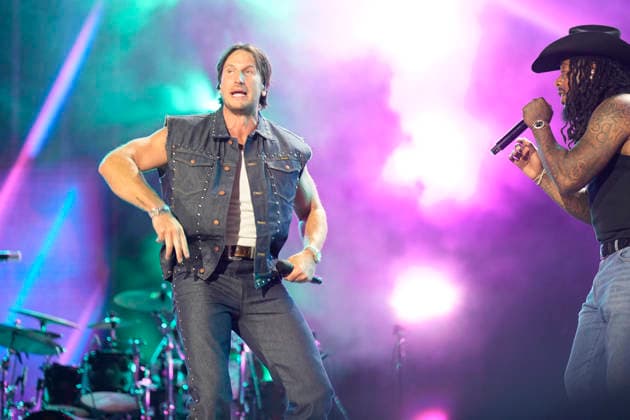 NASHVILLE, TENNESSEE - JUNE 07: Russell Dickerson perform onstage at Nissan Stadium during CMA Fest 2026 day three on June 07, 2026 in Nashville, Tennessee. . Credit: USA - ZUMAa123 20260608_zaa_a123_036 Copyright: xAdMediax