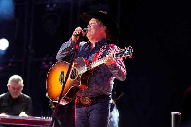 NASHVILLE, TENNESSEE - JUNE 07: Clay Walker perform onstage at Nissan Stadium during CMA Fest 2026 day three on June 07, 2026 in Nashville, Tennessee. . Credit: USA - ZUMAa123 20260608_zaa_a123_053 Copyright: xAdMediax