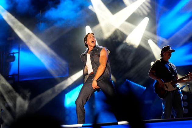 NASHVILLE, TENNESSEE - JUNE 07: Russell Dickerson perform onstage at Nissan Stadium during CMA Fest 2026 day three on June 07, 2026 in Nashville, Tennessee. . Credit: USA - ZUMAa123 20260608_zaa_a123_056 Copyright: xAdMediax