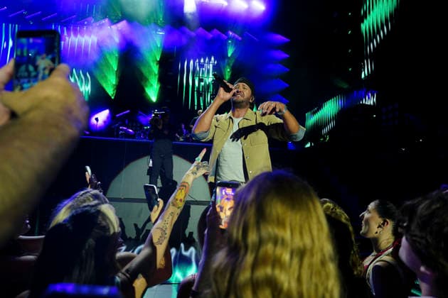 NASHVILLE, TENNESSEE - JUNE 07: Luke Bryan perform onstage at Nissan Stadium during CMA Fest 2026 day three on June 07, 2026 in Nashville, Tennessee. . Credit: USA - ZUMAa123 20260608_zaa_a123_104 Copyright: xAdMediax