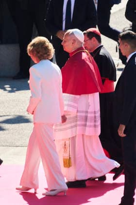 June 8, 2026, Madrid, Madrid, Spain: Pope Leo XIV (Papa Leon XVI, Robert Francis Prevost) attends flower offering to Nuestra Senora de la Almudena at Nuestra Senora de la Almudena Cathedral on June 8, 2026 in Madrid, Spain Madrid Spain  - ZUMAg15_ 20260608_zaf_g15_098 Copyright: xJackxAbuinx