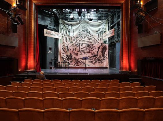 RECORD DATE NOT STATED Bazon Brock in der ersten Reihe des Renaissance Theater Berlin vor Beginn des Stücks Berlin-Troja unseres Lebens ... , ein Abend für Bazon Brock zum 90. Geburtstag mit Fabian Hinrichs, Angela Winkler und Martin Wuttke, 2.6.2026 *** Bazon Brock in the front row of the Renaissance Theater Berlin before the start of the play Berlin Troja unseres Lebens , an evening for Bazon Brock on his 90th birthday with Fabian Hinrichs, Angela Winkler and Martin Wuttke, 2 6 2026