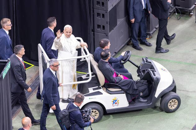 June 8, 2026, Madrid, Spain: Pope Leo XIV enters Santiago Bernabeu Stadium in the popemobile to greet and welcome the faithful during a meeting in Madrid. Madrid Spain - ZUMAl194 20260608_zip_l194_031 Copyright: xMarekxLadzinskix
