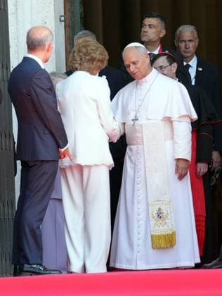 Pope Leo XIV is greeted by Spain s former Queen Sofia as he arrives to attend a prayer and devotion to our Lady of Almudena at the Cathedral of Holy Mary of Almudena in Madrid, Spain, Monday, June 8, 2026 Cordon Press 