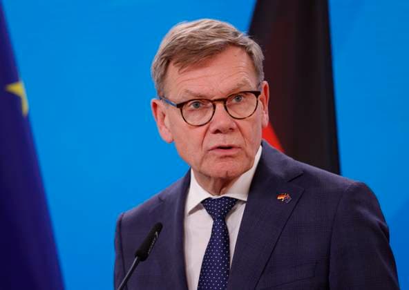 Dr. Johann David Wadephul, Bundesaußenminister, Deutschland, Berlin, Gemeinsames Treffen von BM Wadephul und BM Pistorius mit dem australischen Verteidigungsminister Marles und der australischen Außenministerin Wong *** Dr. Johann David Wadephul, Federal Minister of Foreign Affairs, Germany, Berlin, Joint meeting of Federal Minister Wadephul and Federal Minister Pistorius with Australian Minister of Defence Marles and Australian Foreign Minister Wong