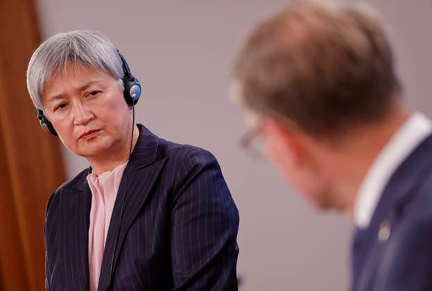 Außenministerin von Australien Penny Wong, Dr. Johann David Wadephul, Bundesaußenminister, Deutschland, Berlin, Gemeinsames Treffen von BM Wadephul und BM Pistorius mit dem australischen Verteidigungsminister Marles und der australischen Außenministerin Wong *** Foreign Minister of Australia Penny Wong, Dr Johann David Wadephul, Federal Foreign Minister, Germany, Berlin, Joint meeting of Federal Foreign Minister Wadephul and Federal Foreign Minister Pistorius with Australian Defense Minister Marles and Australian Foreign Minister Wong