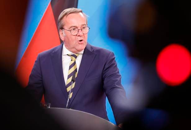 Boris Pistorius, Bundesminister der Verteidigung, Deutschland, Berlin, Gemeinsames Treffen von BM Wadephul und BM Pistorius mit dem australischen Verteidigungsminister Marles und der australischen Außenministerin Wong *** Boris Pistorius, Federal Minister of Defense, Germany, Berlin, Joint meeting of Federal Minister Wadephul and Federal Minister Pistorius with Australian Minister of Defense Marles and Australian Foreign Minister Wong