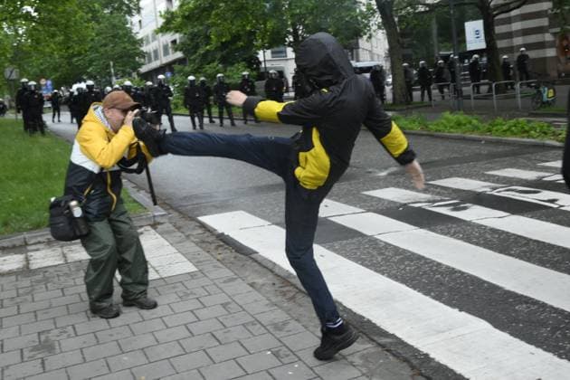 Protest Against Police Violence 08 06 2026 BRUSSELS, BELGIUM - Staff, teachers and students protest police violence outside the Palace of Justice pictured on June 08, 2026 in Brussels, Belgium, 08 06 2026 Brussels Belgium  Copyright: xPhilipxReynaersx