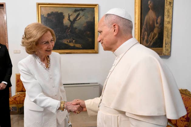 SPAIN - POPE LEO XIV MEETING THE KING OF SPAIN S MOTHER QUEEN SOFIA OF SPAIN AT THE NUNCIATURE IN MADRID - 2026 6 8 Spain, Vatican, 2026 6 8 pope Leo XIV with Queen Mother Sofia, Madrid. Pope Leo XIV is visiting Spain June 6-12 with stops in Madrid, Barcelona, and the Canary Islands, where he will meet with migrants and organisations dedicated to helping them. EDITORIAL USE ONLY - NO BOOKS Copyright: xVATICANxMEDIA CPPx