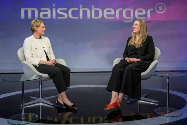 v.l.: Jana Puglierin (Sicherheitsexpertin), Katharina Dröge, Bündnis˜90 Die Grünen (Fraktionsvorsitzende), im Gespraech, reden, GER, Berlin, Studio, zu Gast bei Maischberger, politische Talkshow, TV, Format, mit Moderatorin Sandra Maischberger, Das Erste, aus Adlershof Am Studio 20, 08.06. 2026, *** v l Jana Puglierin security expert , Katharina Dröge, Bündnis˜90 Die Grünen parliamentary group leader , in conversation, talk, GER, Berlin, studio, guest on Maischberger, political talk show, TV, format, with presenter Sandra Maischberger, Das Erste, from Adlershof Am Studio 20, 08 06 2026, Copyright: HMBxMedia UwexKoch