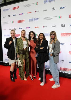 Verena Bogner, Doreen Steinert, Linda Schablowski, Collien Fernandes, Nadeshda Brennicke bei der Eroeffnung vom Seriencamp Festival mit der Premiere der ZDF Serie Back For More am 8.06.2026 im Cinenova Kino in Koeln Verena Bogner, Doreen Steinert, Linda Schablowski, Collien Fernandes and Nadeshda Brennicke attend the Seriencamp Festival Opening at Cinenova Kino on June 6, 2026 in Cologne, Germany Seriencamp Festival Opening in Koeln *** Verena Bogner, Doreen Steinert, Linda Schablowski, Collien Fernandes, Nadeshda Brennicke at the opening of the Seriencamp Festival with the premiere of the ZDF series Back For More on June 8, 2026 at Cinenova Kino in Cologne Verena Bogner, Doreen Steinert, Linda Schablowski, Collien Fernandes and Nade 