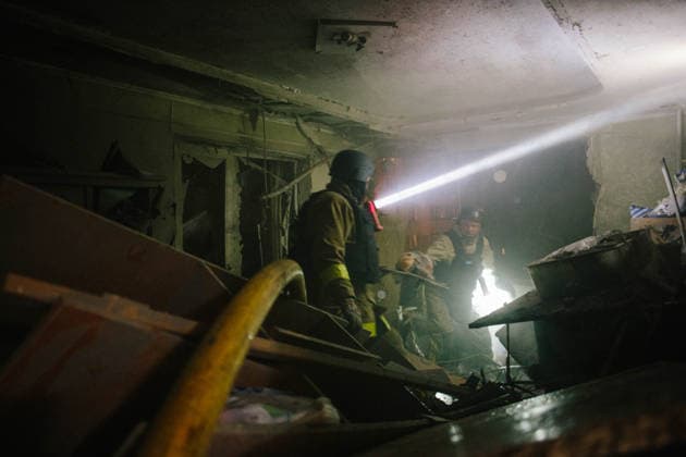 Consequences Of The Attack On Kharkiv Rescuers inspect a business center damaged in a military operation in Kharkiv, Ukraine, on June 9, 2026. According to the mayor, residential buildings, a business center, restaurants, a church, and cars were damaged, and more than 15 people were injured by morning. Kharkiv Ukraine  Copyright: xPavloxPakhomenkox originalFilename: pakhomenko-notitle260609_npKJL.jpg