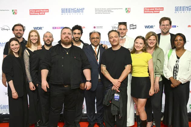 Eidin Jalali, Tristan Seith Walid Nakschbandi, Tim Sander und Daniel Sträßer mit Cast und Team bei der Eröffnung des 12. Seriencamp Festivals 2026 mit der Premiere der ZDF-Serie Back for More im Cinenova. Köln, 08.06.2026 *** Eidin Jalali, Tristan Seith Walid Nakschbandi, Tim Sander and Daniel Sträßer with cast and crew at the opening of the 12 Series Camp Festival 2026 with the premiere of the ZDF series Back for More at Cinenova Cologne, 08 06 2026 Foto:xC.xAdolph xFuturexImagex back_6605
