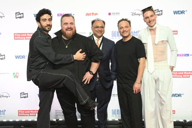 Eidin Jalali, Tristan Seith, Walid Nakschbandi, Tim Sander und Daniel Sträßer bei der Eröffnung des 12. Seriencamp Festivals 2026 mit der Premiere der ZDF-Serie Back for More im Cinenova. Köln, 08.06.2026 *** Eidin Jalali, Tristan Seith, Walid Nakschbandi, Tim Sander and Daniel Sträßer at the opening of the 12 Series Camp Festival 2026 with the premiere of the ZDF series Back for More at Cinenova Cologne, 08 06 2026 Foto:xC.xAdolph xFuturexImagex back_6608