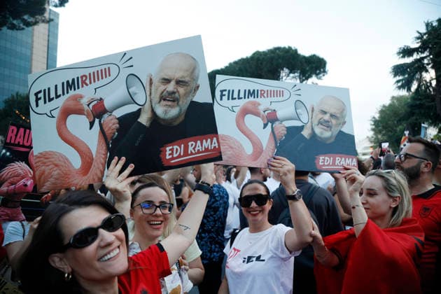 Protest against the construction of a luxury resort in Tirana, Albania. Protesters hold signs and Albanian national flags as they take part in a demonstration in front of the prime minister s office in Tirana on June 8, 2026, opposing the construction of a luxury resort in a protected natural area near the city of Vlore. Several thousand citizens demonstrated in Tirana for the ninth consecutive night to demand transparency on a luxury tourism complex project in the protected area of Narta Lagoon in the city of Vlore linked to US President Donald Trump s son-in-law Jared Kushner and his wife, Ivanka Trump. The project was planned for two areas along the Adriatic coast, the protected delta area of Vjosa-Narta and the nearby uninhabited island Copyright: xLightxStudioxAgencyx xMaltonxDibrax