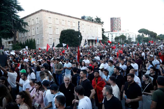 Protest against the construction of a luxury resort in Tirana, Albania. Protesters hold signs and Albanian national flags as they take part in a demonstration in front of the prime minister s office in Tirana on June 8, 2026, opposing the construction of a luxury resort in a protected natural area near the city of Vlore. Several thousand citizens demonstrated in Tirana for the ninth consecutive night to demand transparency on a luxury tourism complex project in the protected area of Narta Lagoon in the city of Vlore linked to US President Donald Trump s son-in-law Jared Kushner and his wife, Ivanka Trump. The project was planned for two areas along the Adriatic coast, the protected delta area of Vjosa-Narta and the nearby uninhabited island Copyright: xLightxStudioxAgencyx xMaltonxDibrax