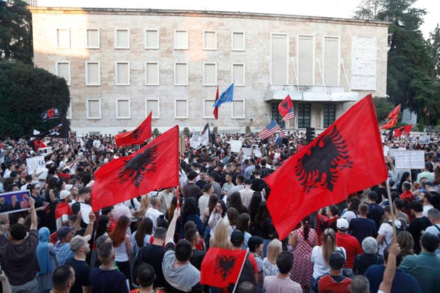Protest against the construction of a luxury resort in Tirana, Albania. Protesters hold signs and Albanian national flags as they take part in a demonstration in front of the prime minister s office in Tirana on June 8, 2026, opposing the construction of a luxury resort in a protected natural area near the city of Vlore. Several thousand citizens demonstrated in Tirana for the ninth consecutive night to demand transparency on a luxury tourism complex project in the protected area of Narta Lagoon in the city of Vlore linked to US President Donald Trump s son-in-law Jared Kushner and his wife, Ivanka Trump. The project was planned for two areas along the Adriatic coast, the protected delta area of Vjosa-Narta and the nearby uninhabited island Copyright: xLightxStudioxAgencyx xMaltonxDibrax