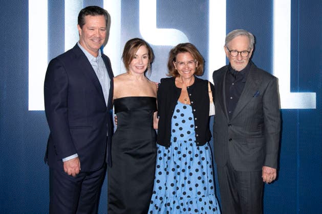 Jeff Small, Kristie Macosko Krieger, Holly Bario und Steven Spielberg bei der Premiere des Kinofilms Disclosure Day im David H. Koch Theater. New York, 08.06.2026 *** Jeff Small, Kristie Macosko Krieger, Holly Bario and Steven Spielberg at the premiere of the movie Disclosure Day at the David H Koch Theater New York, 08 06 2026 Foto:xB.xHinex xFuturexImagex disclosure_ny_6738