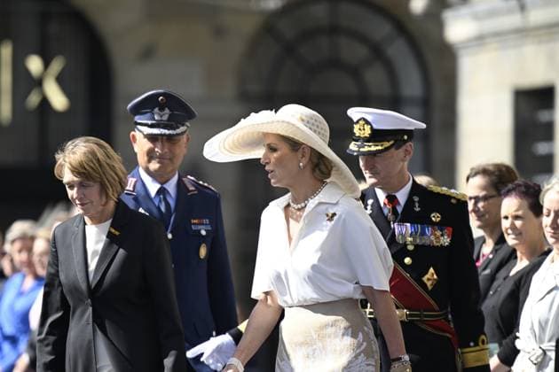 Amsterdam, The Netherlands, 2026-06-09 10:26:44 AMSTERDAM, 09-06-2026, Dam At the invitation of His Majesty King Willem-Alexander and Queen Maxima, the Federal President of Germany, Frank-Walter Steinmeier, is paying a state visit to the Netherlands. He is accompanied by his wife, Elke Büdenbender. PHOTO: NLBeeld Patrick van Emst In the photo: Welcome ceremony - King Willem-Alexander and Queen Maxima officially welcome the German Federal President and Mrs. Büdenbender at Dam Square in Amsterdam. Credit: NL Beeld Patrick van Emst  Copyright: xx x