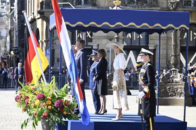 Amsterdam, The Netherlands, 2026-06-09 10:27:24 AMSTERDAM, 09-06-2026, Dam At the invitation of His Majesty King Willem-Alexander and Queen Maxima, the Federal President of Germany, Frank-Walter Steinmeier, is paying a state visit to the Netherlands. He is accompanied by his wife, Elke Büdenbender. PHOTO: NLBeeld Patrick van Emst In the photo: Welcome ceremony - King Willem-Alexander and Queen Maxima officially welcome the German Federal President and Mrs. Büdenbender at Dam Square in Amsterdam. Credit: NL Beeld Patrick van Emst  Copyright: xx x